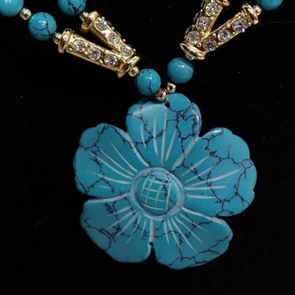 Blue Dyed Howlite Bead & Gold Tone Double Strand Necklace w/ Flower Pendant 17”